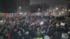 Učesnici devetog protesta ispred sedišta Republičke izborne komisije zbog izbornih nepravilnosti, u organizaciji liste Srbia protiv nasilja, u Beogradu, 26. decembra 2023. (Foto: FoNet)