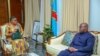 Judith Suminwa (G) Tuluka Premier ministre ya sika asololi na président ya RDC Félix Tshisekedi na ville ya Union africaine, na Kinshasa, le 1er avril 2024. (Présidence ya RDC)