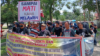 Masyarakat yang menolak kehadiran pabrik sawit di Kelurahan Pulo Padang, Kecamatan Rantau Utara, Kabupaten Labuhanbatu, Sumatra Utara. (Courtesy: Dok Pribadi)