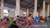 တိုက်ပွဲပြင်းထန်နေတဲ့ ရခိုင်ပြည်နယ်က ဒေသခံတွေ ခက်ခဲကြပ်တည်းလာ
