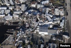 Pogled iz vazduha na destrukciju koju je uragan Ian prouzrokovao u Fort majersu na Floridi, 30. septembra 2022. godine.