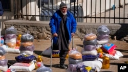 دیدبان حقوق بشر گفته که کشورهای کمک‌کننده از ناسازگاری طالبان خسته شده اند و ترجیح می‌دهند با دیگر بحران‌های جهانی مقابله کنند.