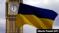 У британському МЗС кажуть, що запроваджені санкції спрямовані проти тих, хто стоїть за фіктивними голосуваннями та продовжують підтримувати війну РФ проти України