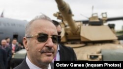 Архівне фото: Міністр оборони Румунії Васіле Динку, RFERL