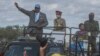 Obengumongameli wakwele Malawi, uMnu. Peter Mutharika, ngesikhathi enkankasela ukuvotelwa nguzulu eLilongwe. (Photo by AMOS GUMULIRA / AFP)
