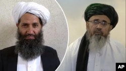 عبدالحکیم حقانی (راست) قاضی القضات و هبت‌الله آخندزاده، رهبر گروه طالبان