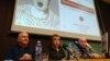 Dekan Šumarskog fakulteta u Beogradu Ratko Ristićna, Oliver Ilić iz neforlamnog udruženja "Savski nasip" i Dragan Simić ornitolog na tribini "Ekološki protesti i ekološa svest u Srbiji" na Filozofskom fakultetu u Beogradu, 14. marta 2019.