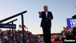 Колишній президент США Дональд Трамп проводить передвиборний мітинг у Вако, штат Техас