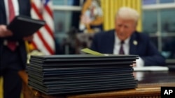 အမေရိကန်သမ္မတ Donald Trump သမ္မတ အမိန့်တွေထုတ်ပြန်၊ ဇန် ၂၀၊ ၂၀၂၅ 