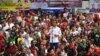 Capres 01 Joko Widodo menarik perhatian massa saat kampanye terbuka di Gedung Dome, Balikpapan, Kamis, 28 Maret 2019. (Foto: TKN Jokowi-Ma’ruf Amin)