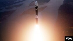 북한 조선중앙통신은 2024년 11월 1일 비공개 장소에서 신형 대륙간탄도미사일(ICBM) 화성-19형을 시험발사했다며 사진을 공개했다. (사진출처: 조선중앙통신)