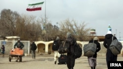 بر بنیاد معلومات اسازمان بین المللی مهاجرت، در جریان سال گذشتۀ میلادی، این سازمان در همکاری به شرکای خود به شمول اتحادیۀ اروپا، به بیش از ۳۲۴ هزار مهاجر برگشت‌کننده از این ایران کمک کرده است.