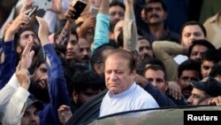 تجزیہ کاروں کے مطابق نواز شریف کی ہدایت کے باوجود مارچ میں لیگی کارکن زیادہ تعداد میں شریک نہیں ہوں گے۔ (فائل فوٹو)