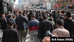 Protestoya gelê Wanê li dij betalkirina destrûrnameyên HDPê