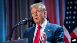 Novoizabrani predsjednik Donald Tramp na sastanku sa republikancima iz Predstavničkog doma, 13. novembra 2024. u Vašingtonu. (Foto: AP/Allison Robbert)