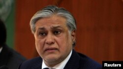 سابق وزیر خزانہ اسحاق ڈار (فائل فوٹو)