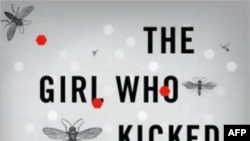 The girl who kicked the hornet's nest (Thiếu Nữ Đá Vào Tổ Ong Bắp Cày) - Stieg Larsson