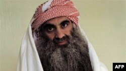 . خالد شیخ محمد او رمز‏ي یوسف دواړه پاکستان کې نیول شوي وو. په ورستي تور دی چې په ١٩٩٣ کې يي په نیویارک کې په ورلډ ټریډ سینټر بمي حمله کړې وه. خالد شیخ محمد د نیولو ورسته دا منلي وو چې عافیه صدیقي د القاعدې د پاره کار کوي