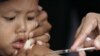 Vaccine là biện pháp chủ động, hiệu quả nhất để đề phòng sởi cho trẻ em.