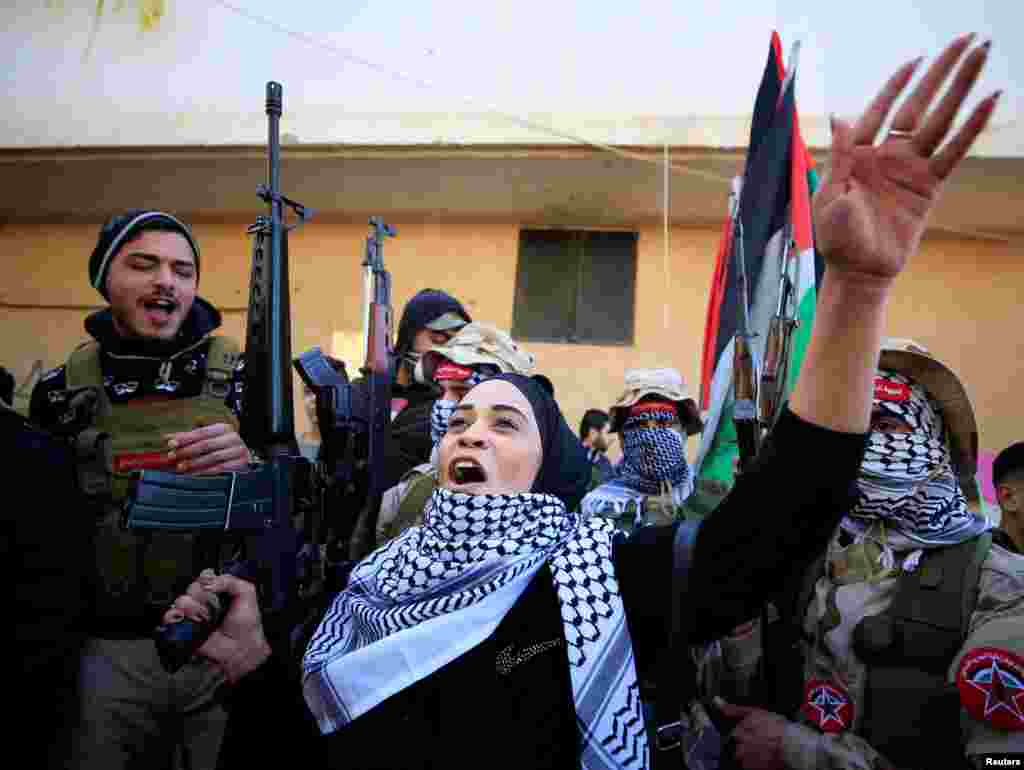 اسرائیل اور فلسطین دونوں ہی یروشلم کے دعوے دار ہیں۔ منصوبے کے تحت کسی بھی اسرائیلی یا فلسطینی کو اُس کے گھر سے بے دخل نہیں کیا جائے گا۔ لہذٰا 1967 کے بعد فلسطینی علاقوں میں قائم کی گئی یہودی بستیاں جنہیں اقوامِ متحدہ غیر قانونی قرار دیتی ہے۔ امریکہ نے اسے باضابطہ طور پر تسلیم کر لیا ہے۔