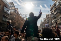 Demonstranti na ulicama Damaska traže pravdu za one koji su nestali tokom vladavine Bašara Al Asada, 13. decembra 2024.